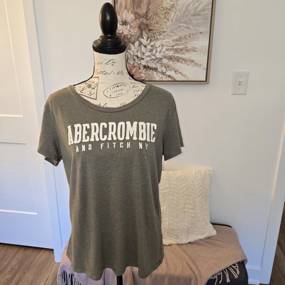 Women's Abercrombie & Fitch Tshirt